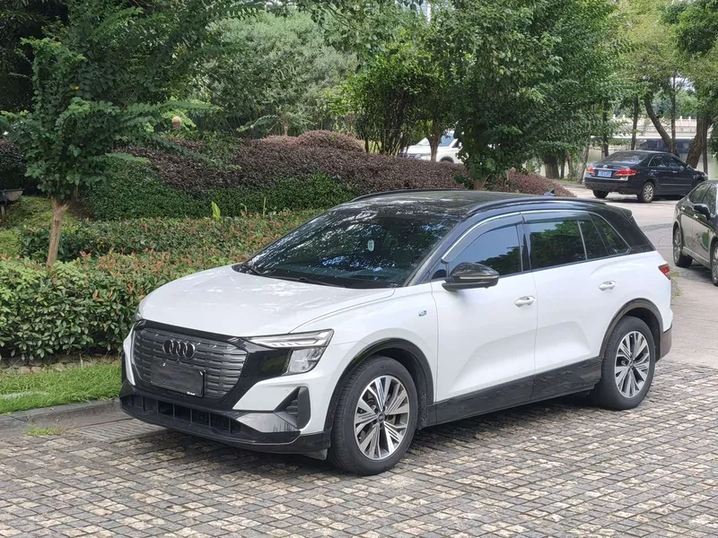 Audi Q5 e-tron — фото 2