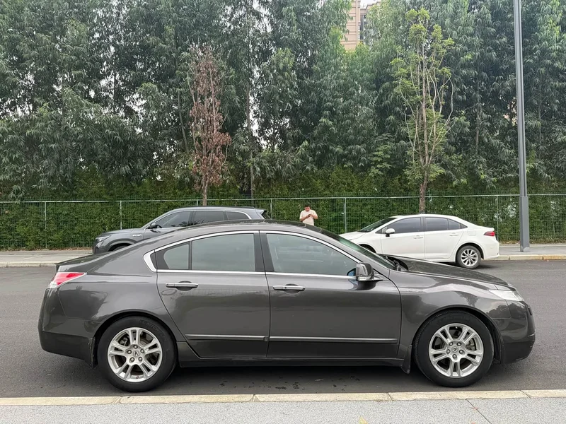 Acura TL — фото 27