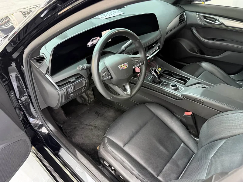 Cadillac CT5 — фото 4