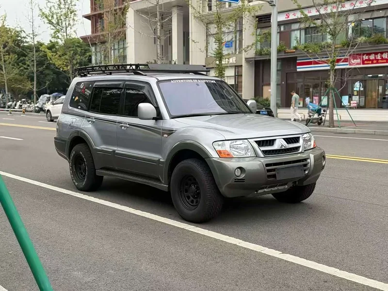 Mitsubishi Pajero — фото 3