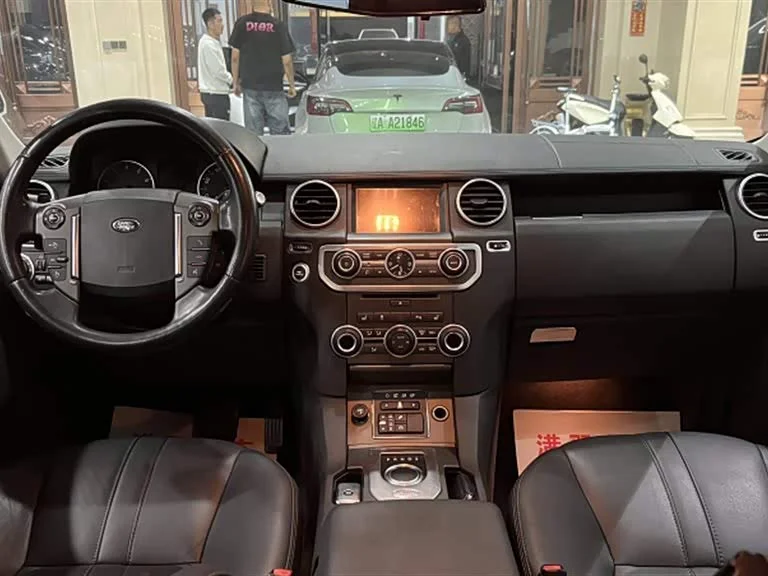 Land Rover Discovery — фото 18