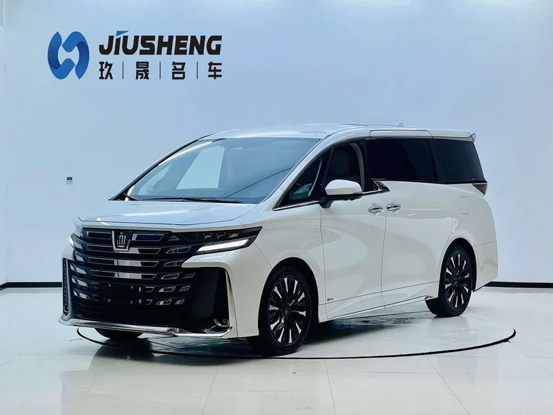 Toyota Vellfire — фото 1