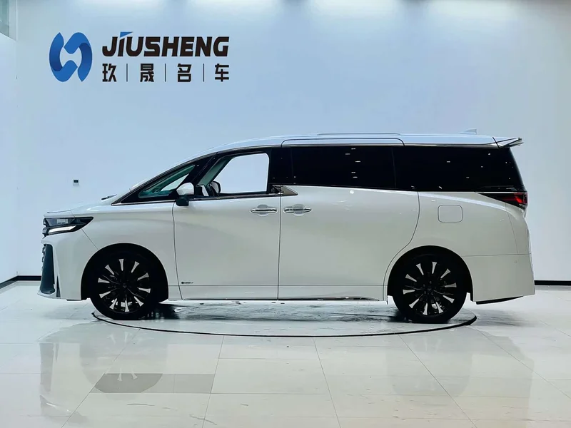 Toyota Vellfire — фото 2