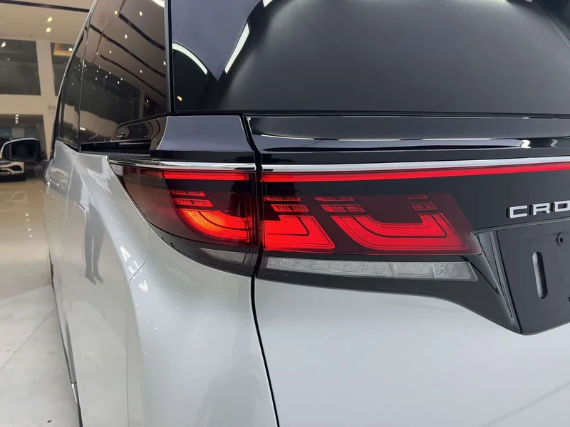 Toyota Vellfire — фото 8