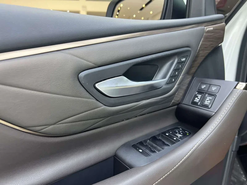 Toyota Vellfire — фото 10