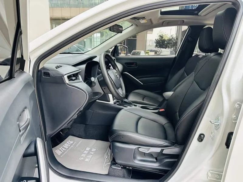 Toyota Corolla Cross — фото 11