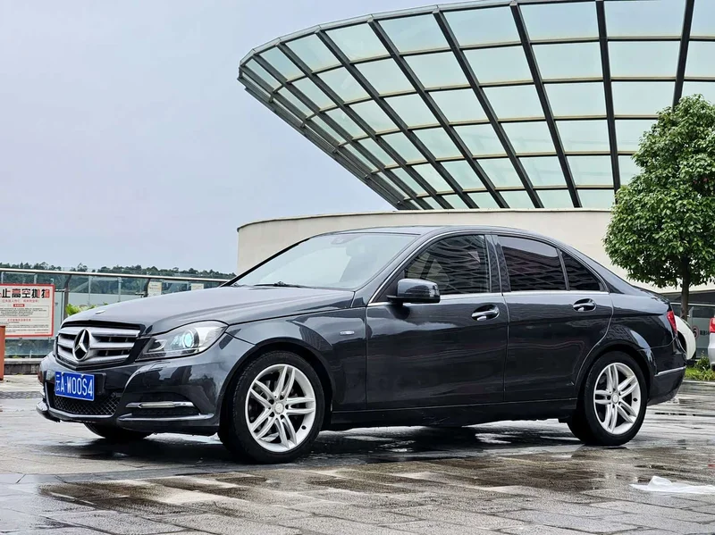 Mercedes-Benz C-Class — фото 1