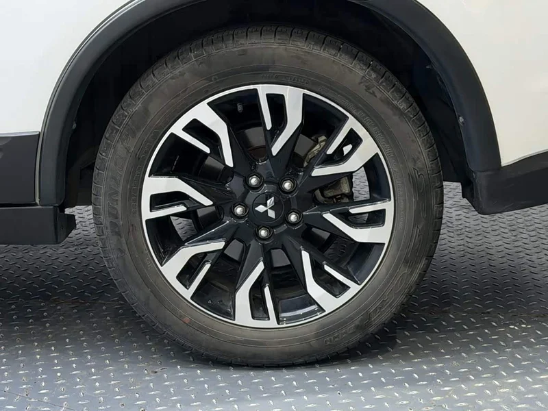 Mitsubishi Outlander — фото 13