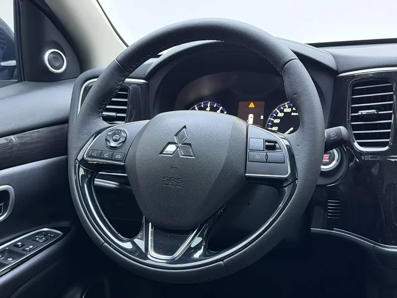 Mitsubishi Outlander — фото 14