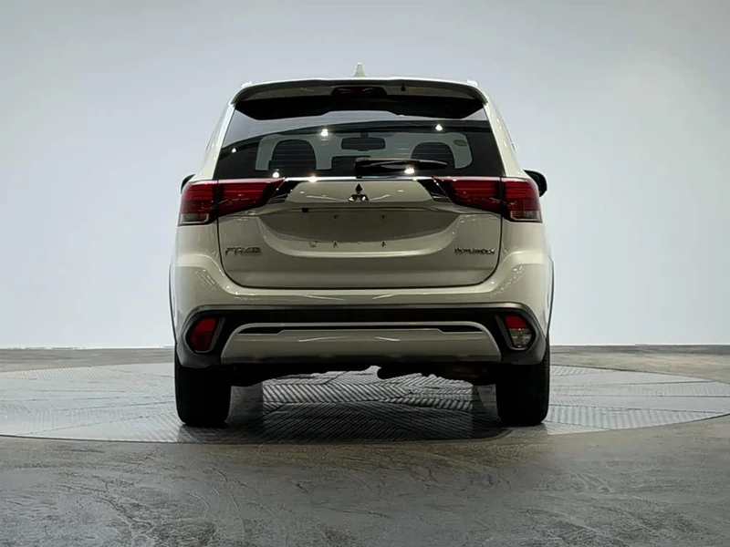 Mitsubishi Outlander — фото 4