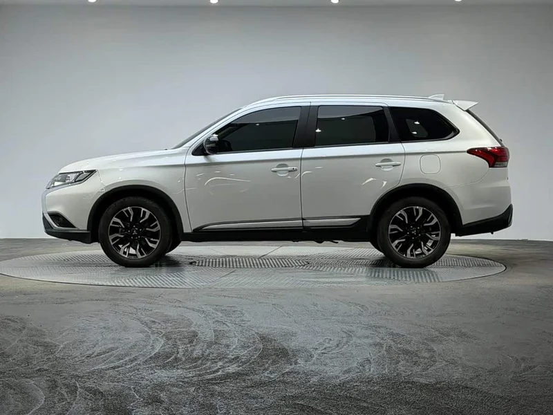 Mitsubishi Outlander — фото 6