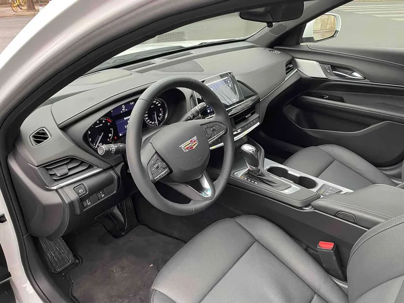 Cadillac CT4 — фото 5