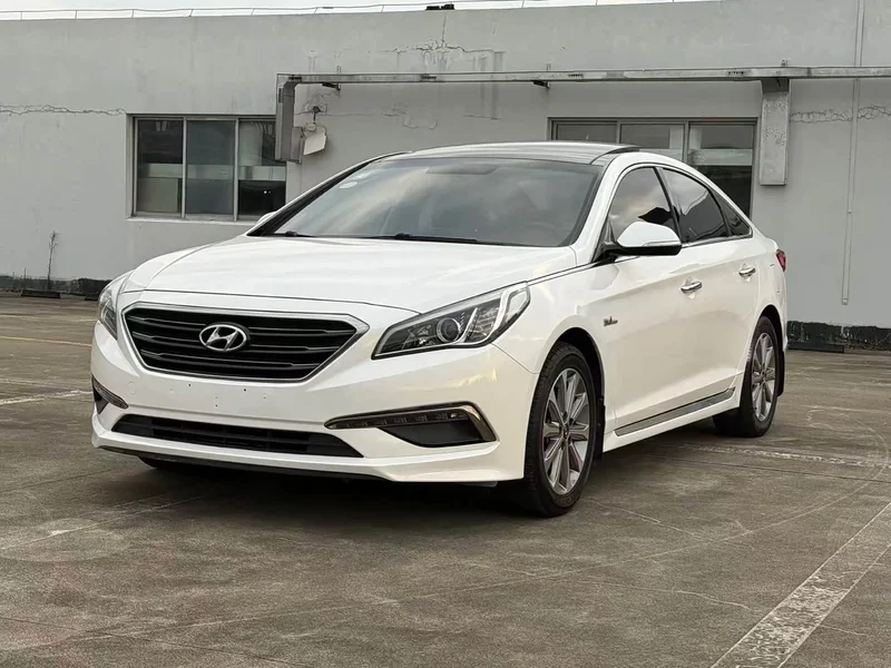 Hyundai Sonata — фото 1
