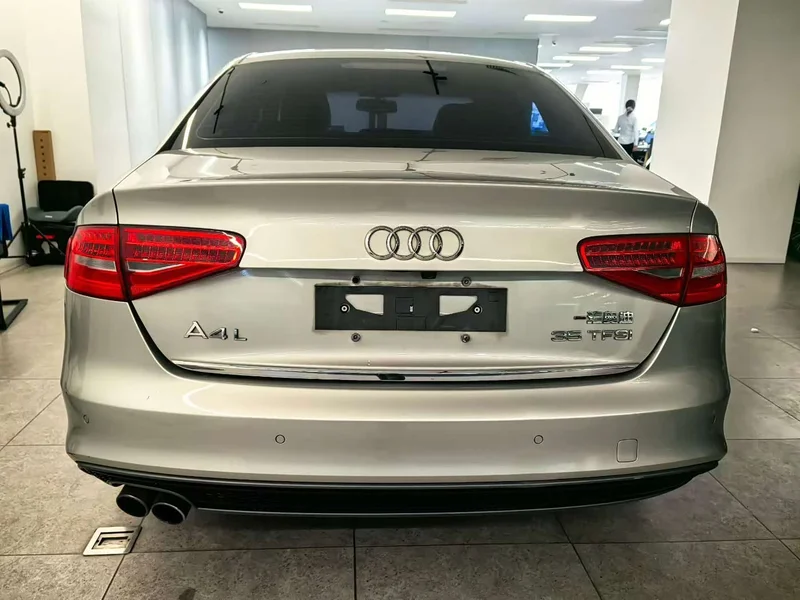 Audi A4L — фото 4