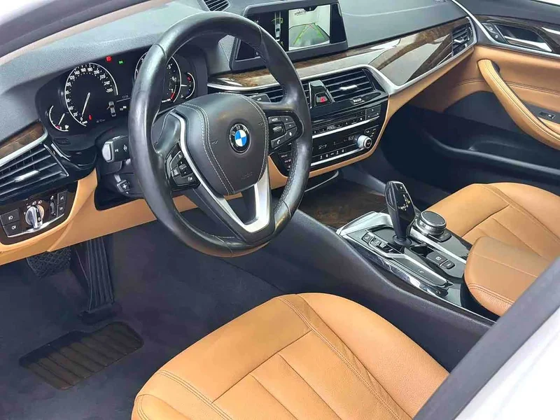 BMW 5-Series — фото 5