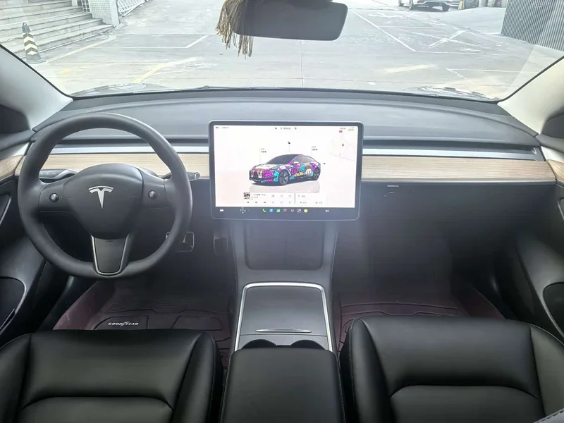 Tesla Model 3 — фото 11