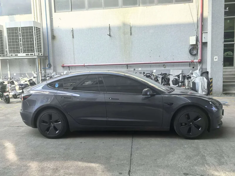 Tesla Model 3 — фото 3