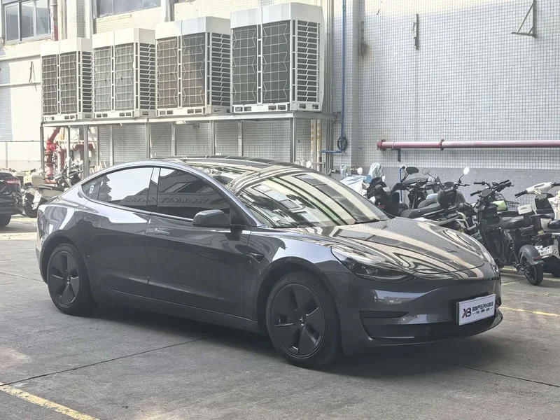Tesla Model 3 — фото 4