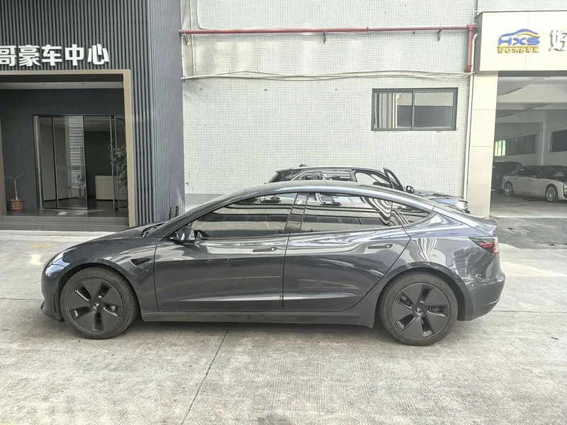 Tesla Model 3 — фото 7