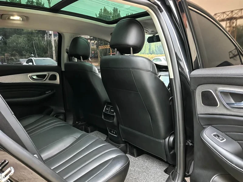 Roewe RX5 MAX — фото 12