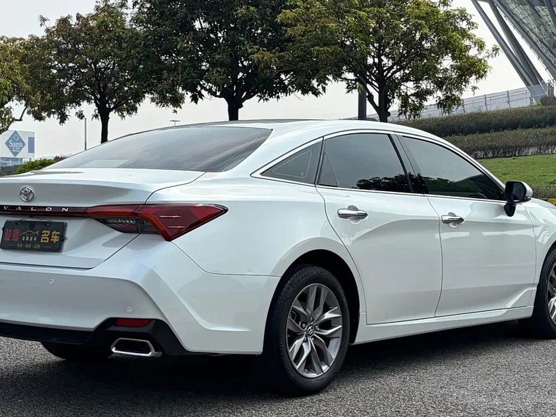 Toyota Avalon — фото 4