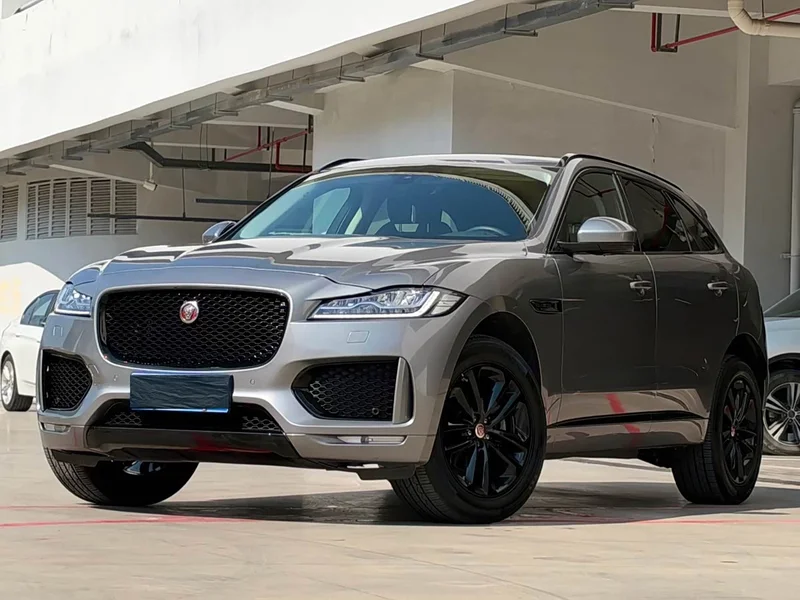 Jaguar F-PACE — фото 1