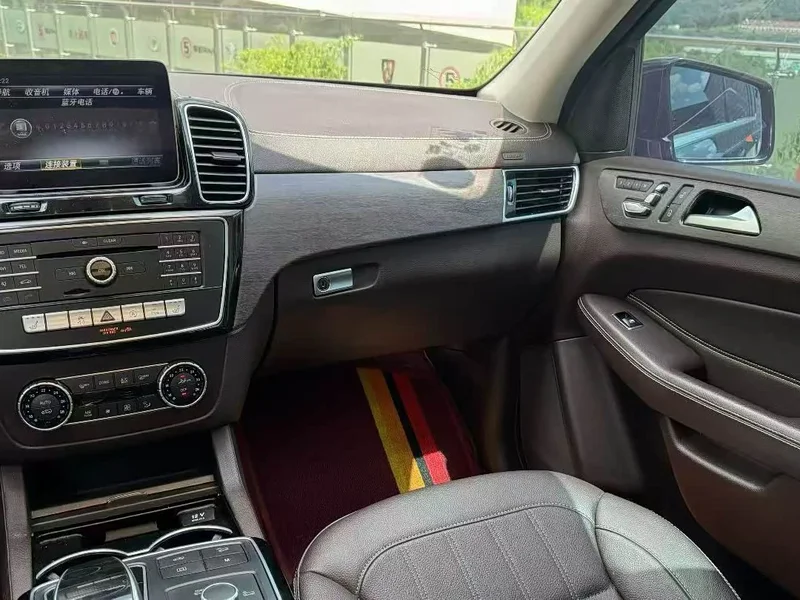 Mercedes-Benz GLS — фото 6