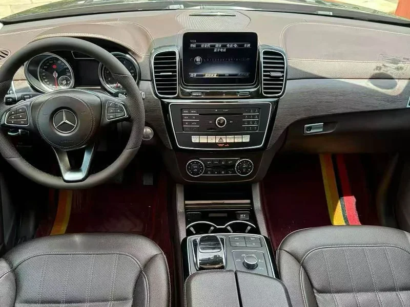 Mercedes-Benz GLS — фото 7