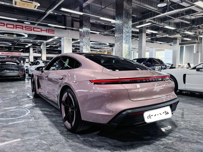 Porsche Taycan — фото 7