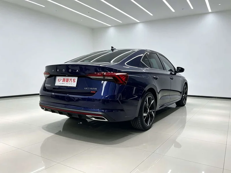 Volkswagen Octavia — фото 11