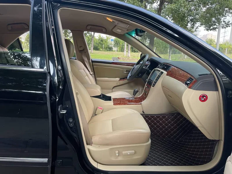 Toyota Crown — фото 15