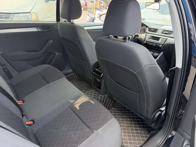 Skoda Superb — фото 11