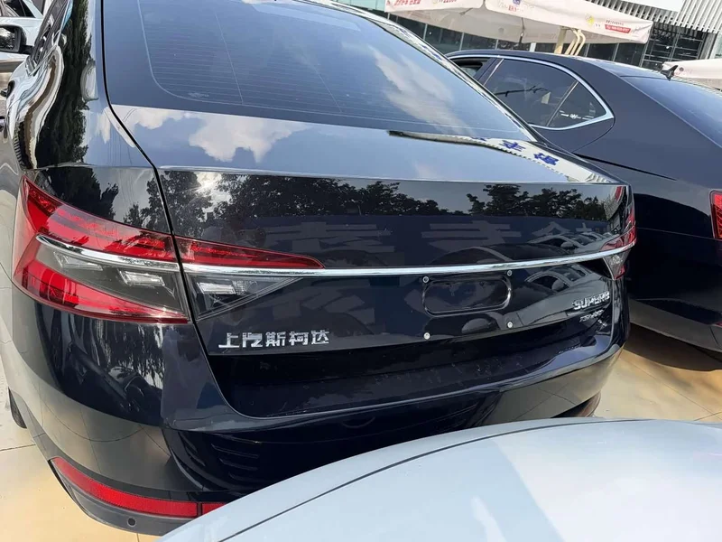 Skoda Superb — фото 13