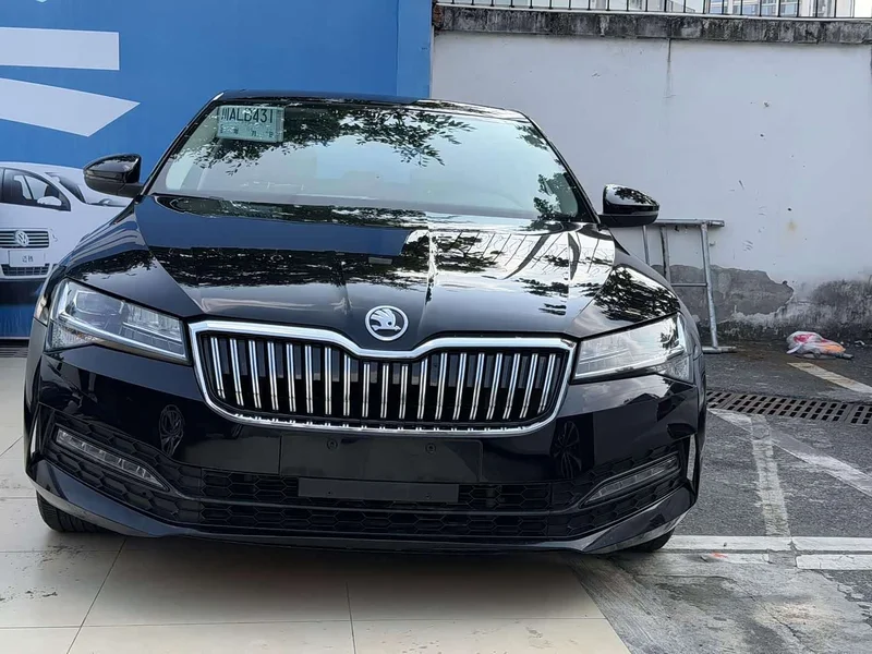 Skoda Superb — фото 2