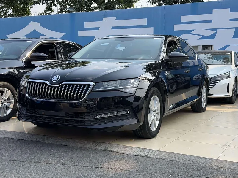 Skoda Superb — фото 3