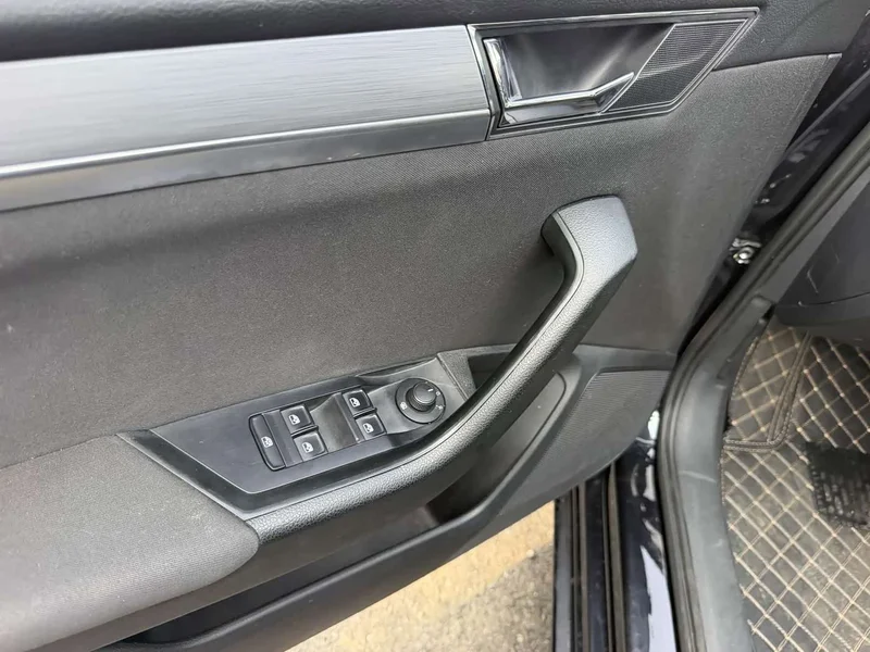 Skoda Superb — фото 5