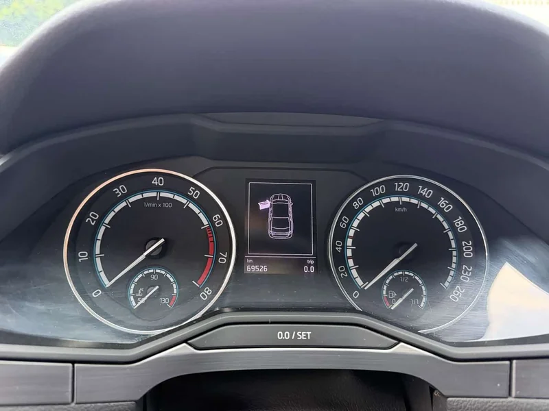 Skoda Superb — фото 10