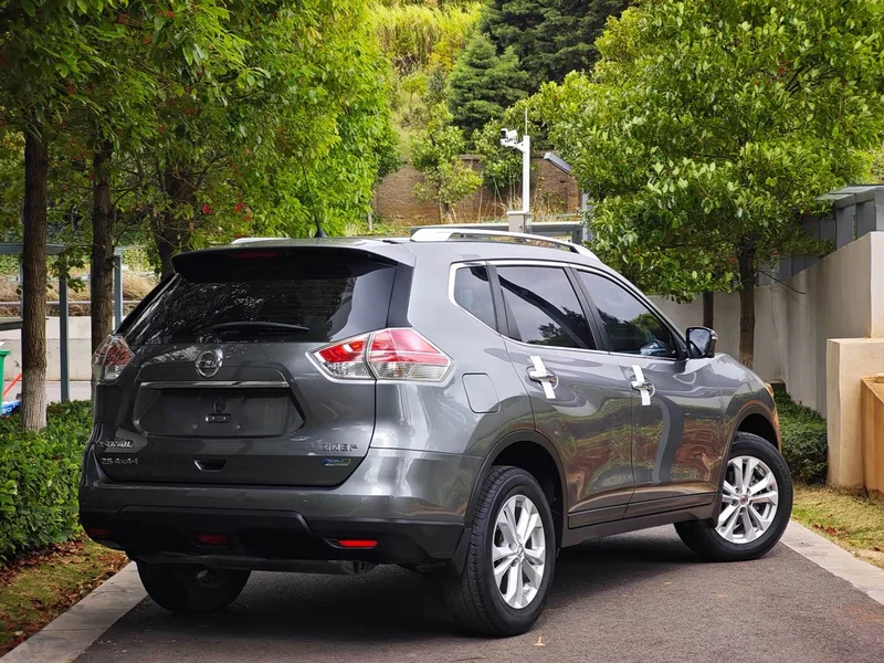 Nissan X-Trail — фото 4