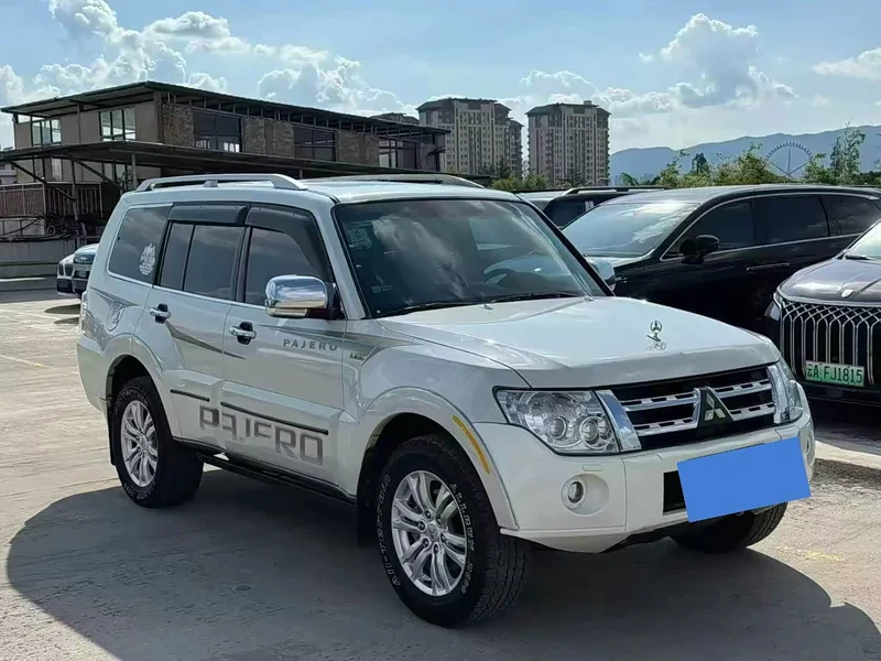 Mitsubishi Pajero (Imported) — фото 3