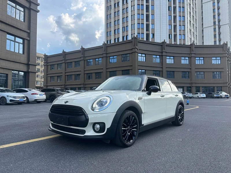 MINI CLUBMAN — фото 1