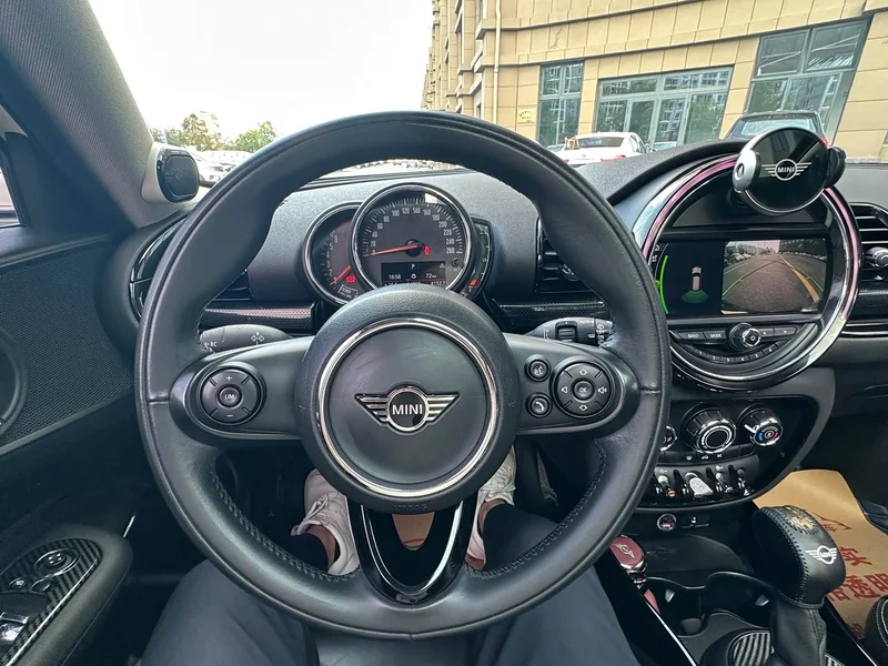 MINI CLUBMAN — фото 11