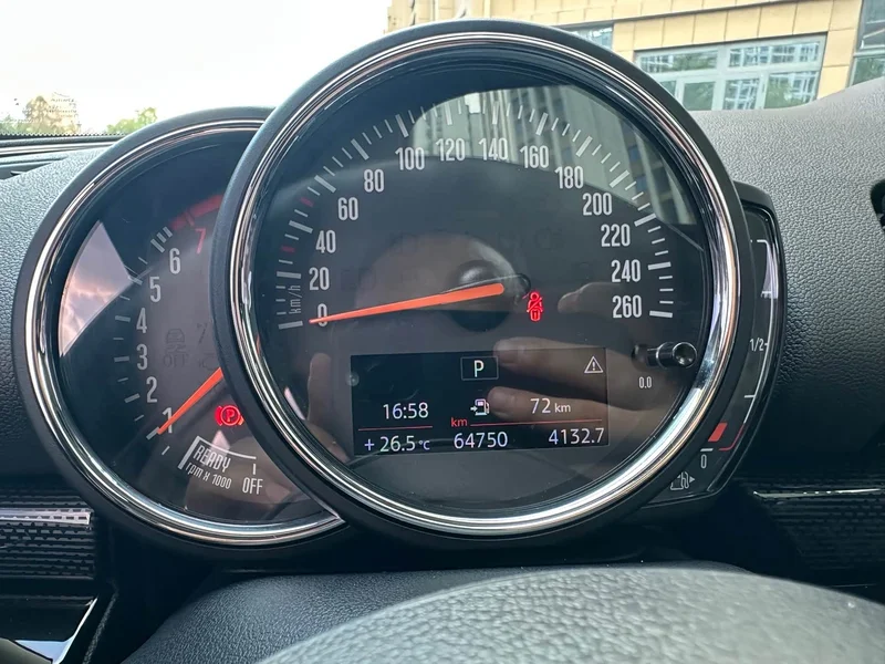 MINI CLUBMAN — фото 12