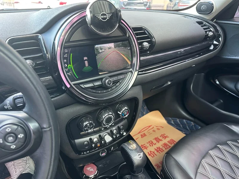 MINI CLUBMAN — фото 13