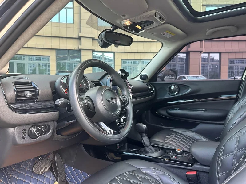 MINI CLUBMAN — фото 7