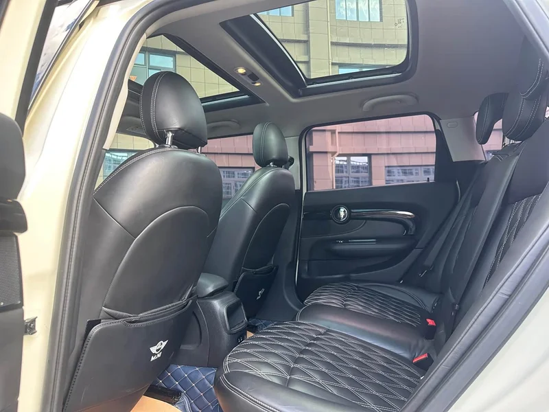 MINI CLUBMAN — фото 9
