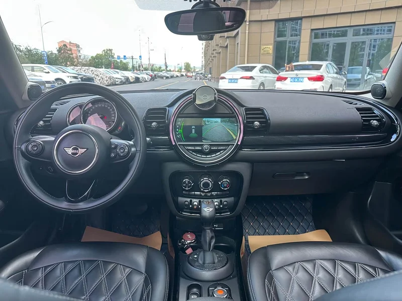 MINI CLUBMAN — фото 10