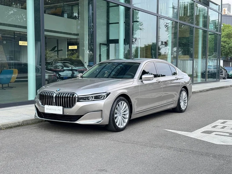 BMW 7-Series — фото 1