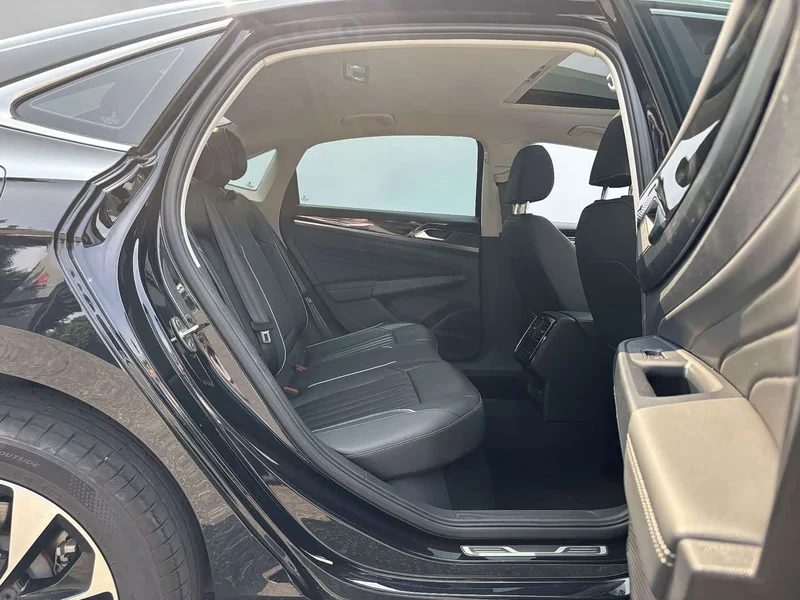 Volkswagen Passat — фото 20