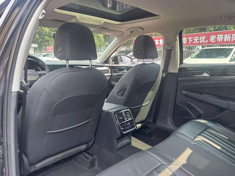 Volkswagen Passat — фото 22
