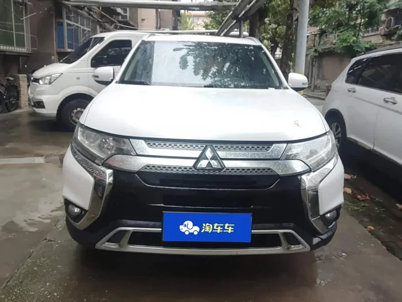 Mitsubishi Outlander — фото 2
